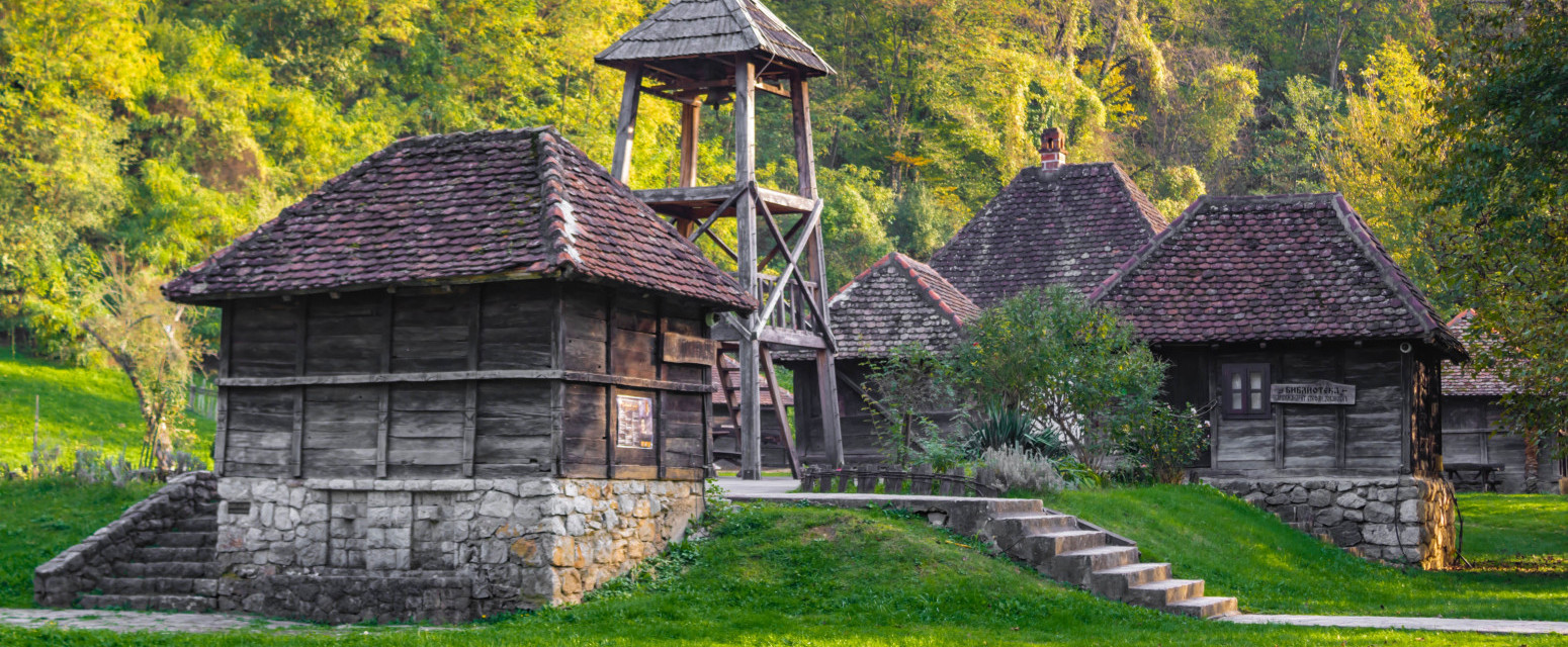 Ovo je jedno od najneobičnijih sela u Srbiji: Privlači sve veću pažnju turista FOTO