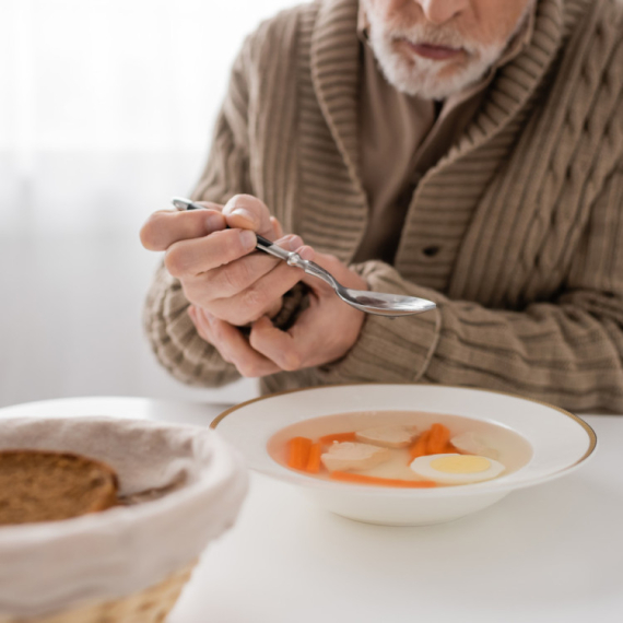 Ova namirnica utiče na pojavu demencije: Sadrži materije koje hrane mozak
