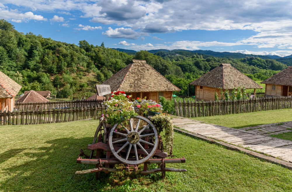 Ovo je jedno od najneobičnijih sela u Srbiji: Privlači sve veću pažnju turista FOTO