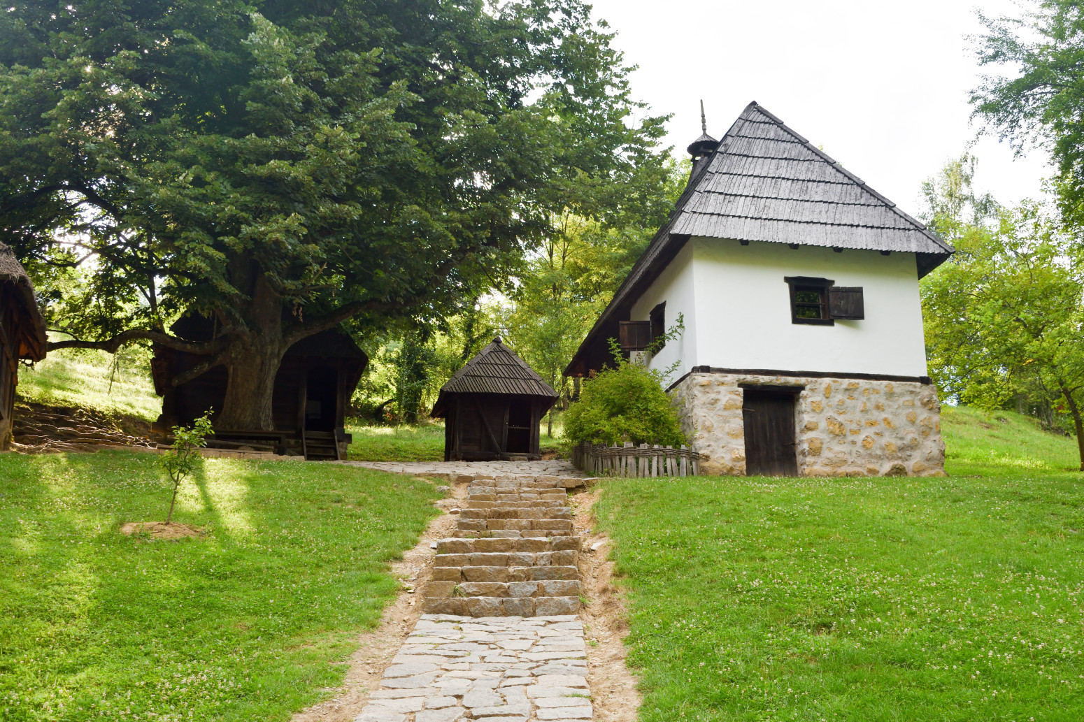 Ovo je jedno od najneobičnijih sela u Srbiji: Privlači sve veću pažnju turista FOTO