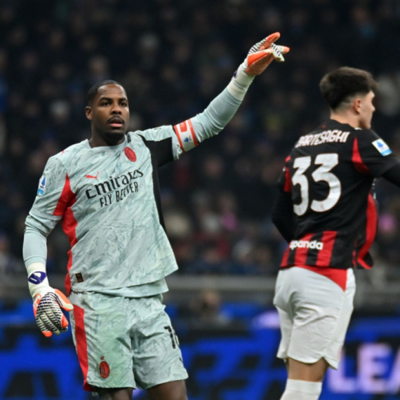 Kako je Menjan pročitao Čalhanoglua? VIDEO