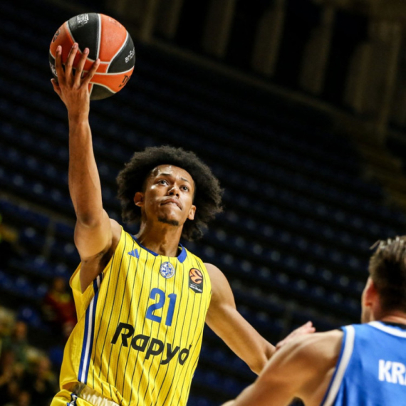 Makabi bez beka mesec i po dana