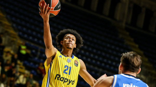 Makabi bez beka mesec i po dana