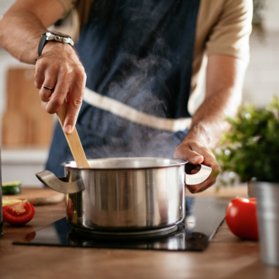 Postaju otrov: Ove namirnice nikako ne smete da podgrevate