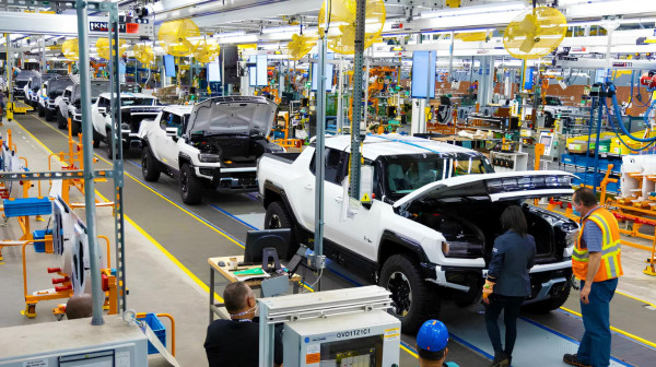 Pad tražnje za električnim vozilima ugrožava ulaganja u EV baterijske fabrike