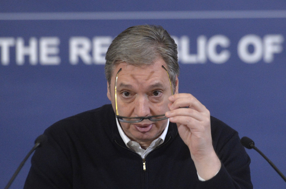 Univerzalni krivac: Vučić je odgovoran za sve – od razvoda u selima, brze vožnje, do topljenja glečera