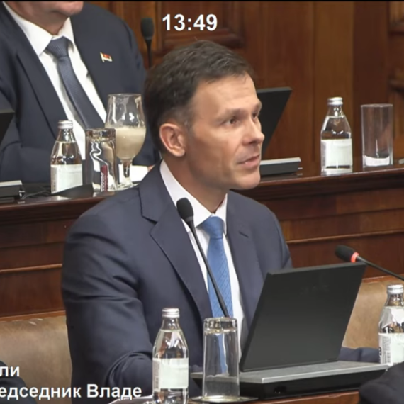 Mali izneo predlog zakona o budžetu: Od 1. januara veće plate u javnom sektoru