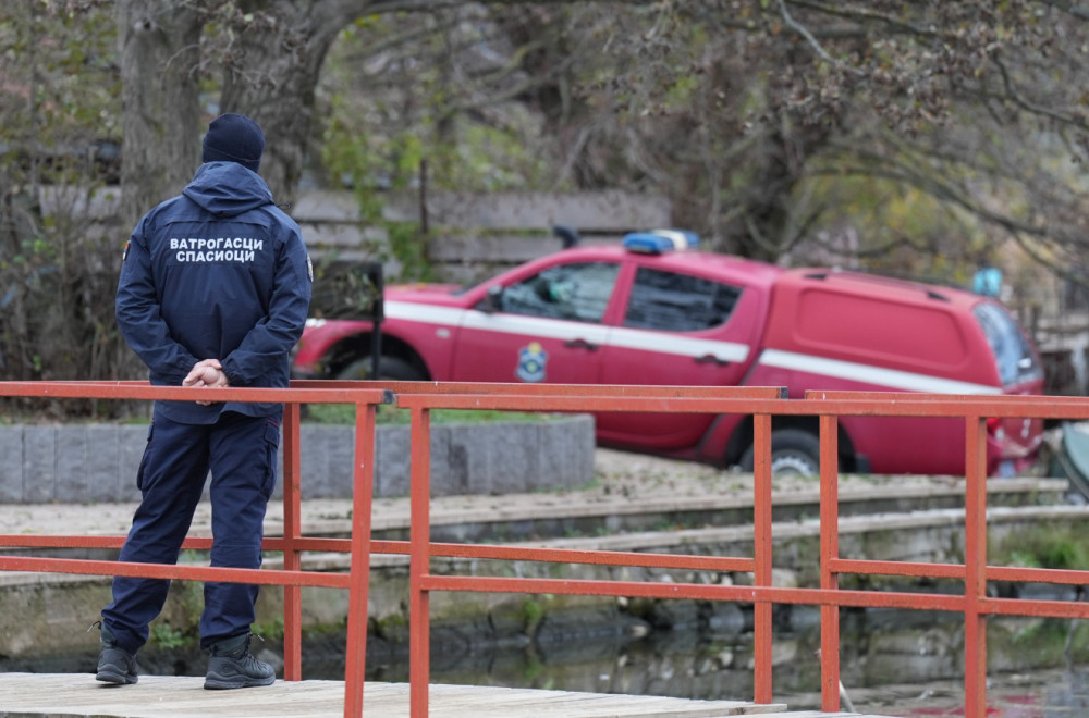 Prve slike sa mesta nesreće na jezeru Međuvršje: Sve ekipe tragaju za nestalima FOTO