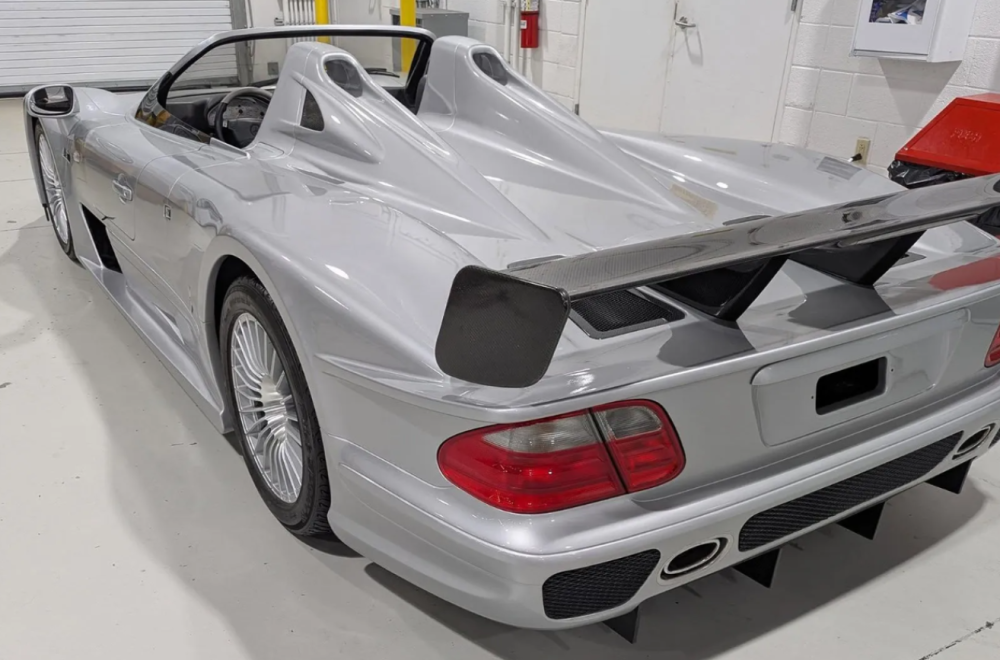 Zaplenjen Mercedes koji vredi 13 miliona! FOTO