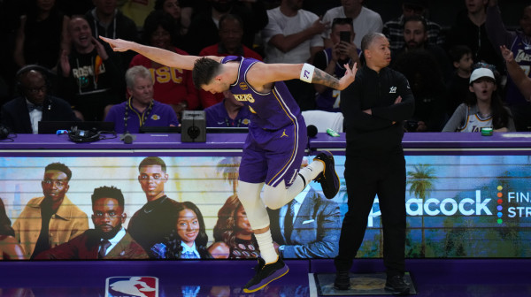 Dončić sa 43 poena "masakrirao" Kliperse VIDEO