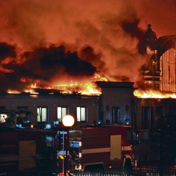 Ogroman požar zahvatio naselje: Hiljade ljudi ostalo bez krova nad glavom FOTO/VIDEO