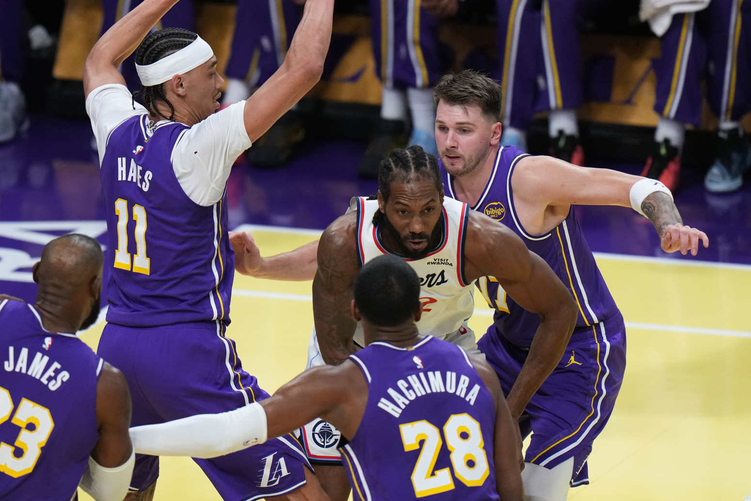 Dončić sa 43 poena masakrirao Kliperse VIDEO