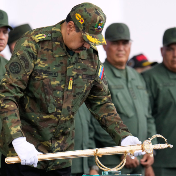 Isukao je mač i zakleo se: Branićemo svaki pedalj, neuspeh nije opcija VIDEO