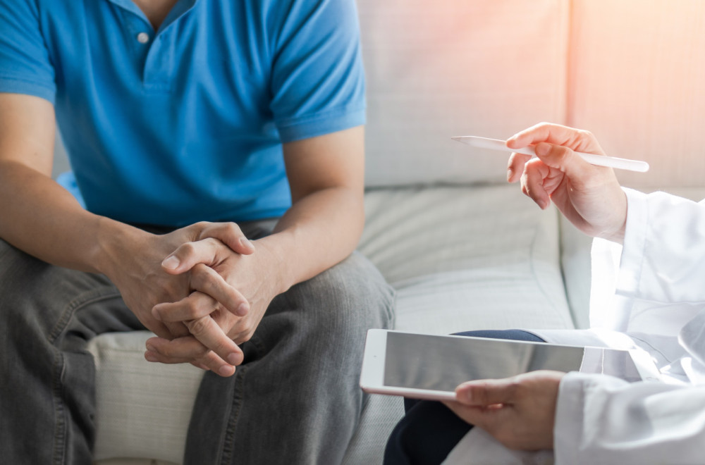 Obolevaju u punoj snazi, simptomi zbunjuju: Ovaj karcinom pogađa muškarce u Srbiji