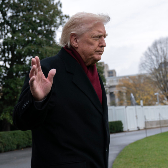 Veleobrt; Trampe, ti si "životinji" odobrio azil