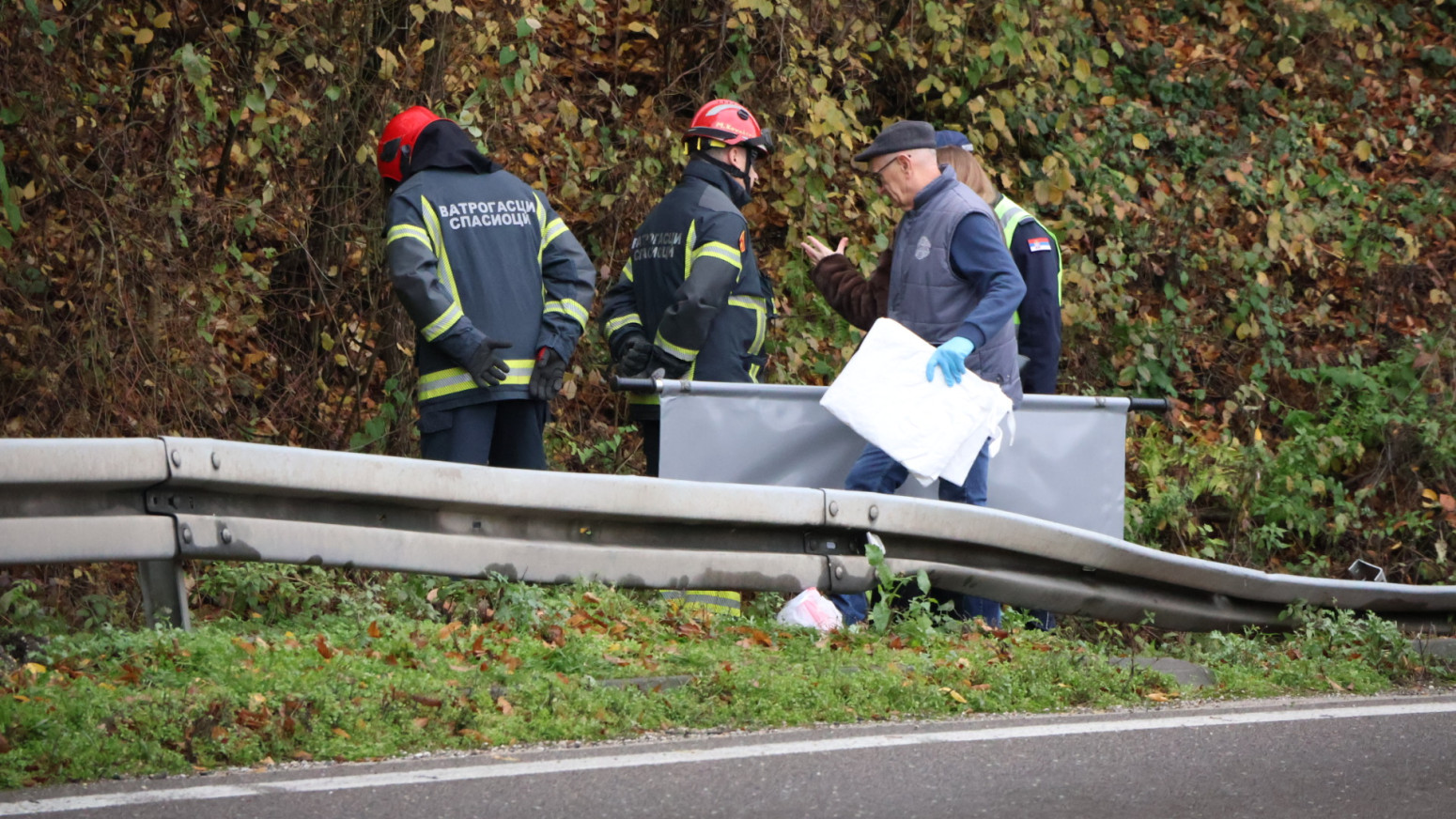 Izvučena dva tela iz automobila koji je sleteo u kanal