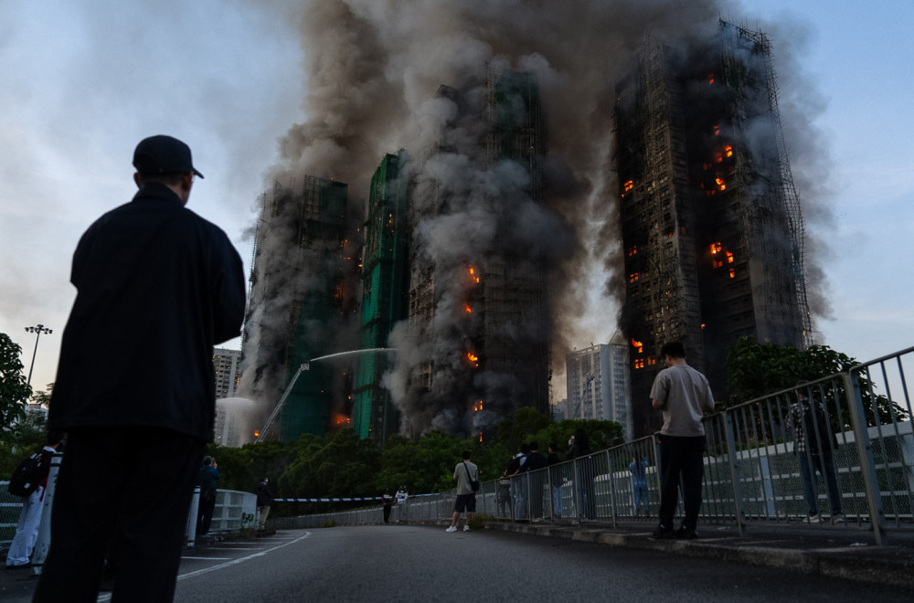 Massive fire engulfs skyscrapers; firefighters are powerless; horrific footage released VIDEO/PHOTO