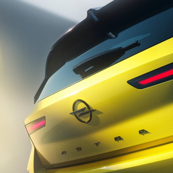 Prve fotografije: Unapređena Opel Astra FOTO