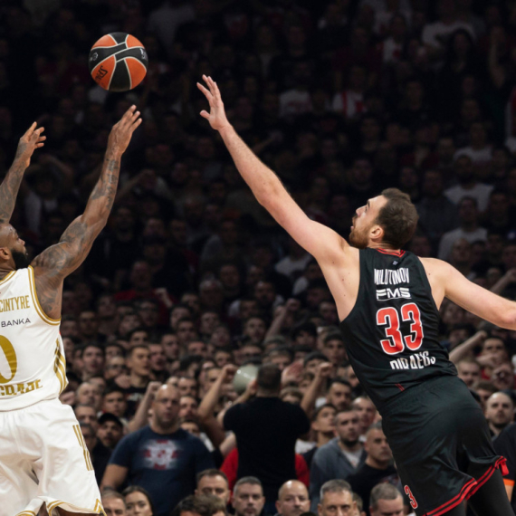 Grejem i Batler započeli, KMM završio – Zvezda nadigrala Olimpijakos! VIDEO