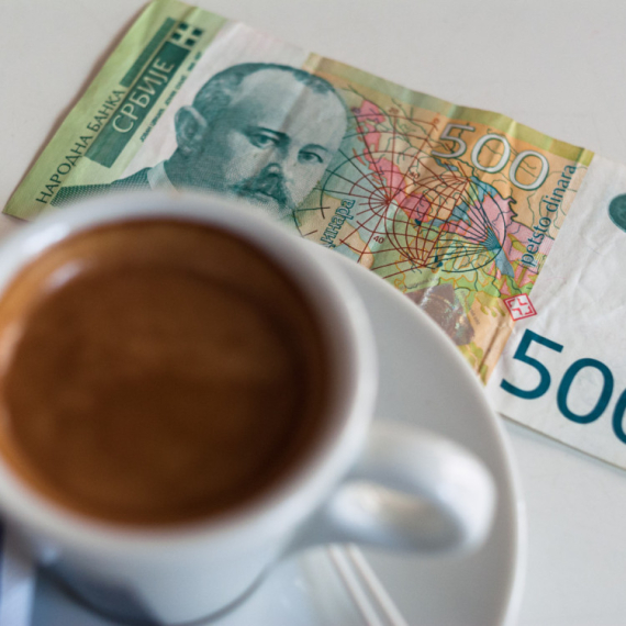 Bakšiš u Srbiji kao prihod bez kontrole – kako se oporezuje?