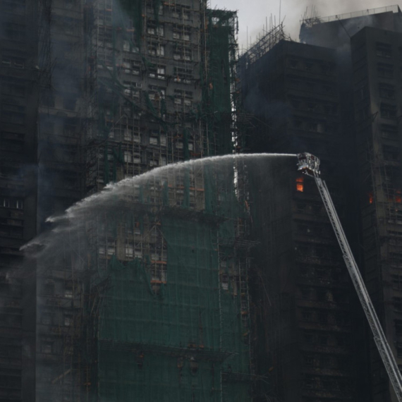 Požar u Hongkongu pod kontrolom: 83 stradalih, više od 300 nestalih FOTO/VIDEO