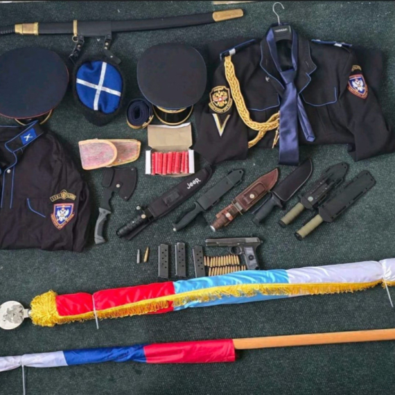 Bajoneti, uniforme i preko milion evra na računu; Crnogorac uhapšen zbog sumnje da je ratovao protiv Ukrajine