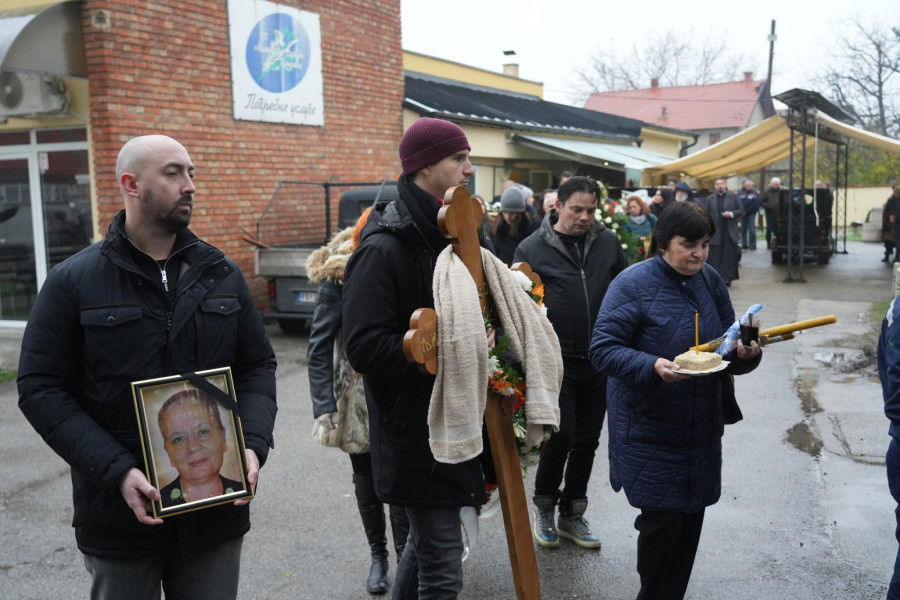 Sahrana Ljiljane Jorgovanović: Poznati u suzama došli na poslednji ispraćaj FOTO