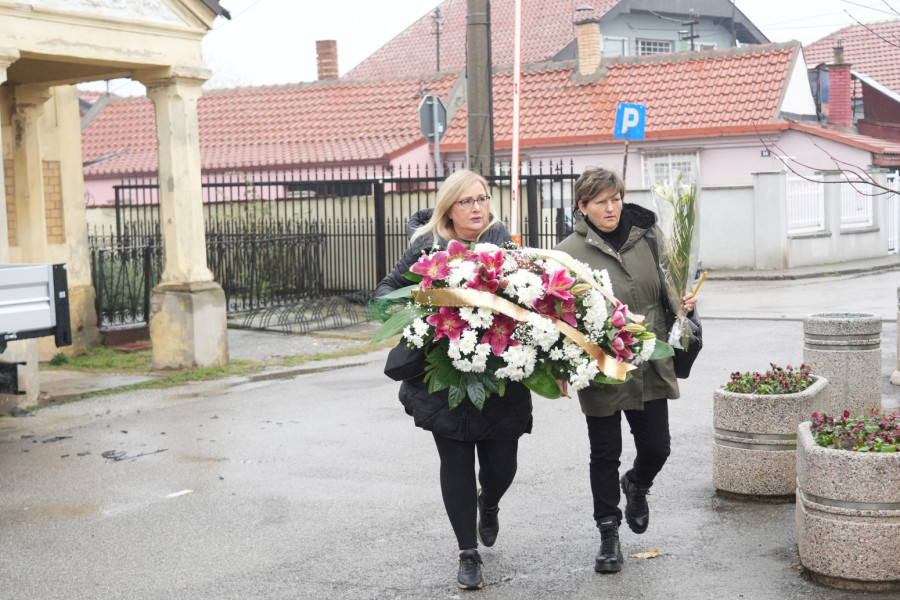 Sahrana Ljiljane Jorgovanović: Poznati u suzama došli na poslednji ispraćaj FOTO