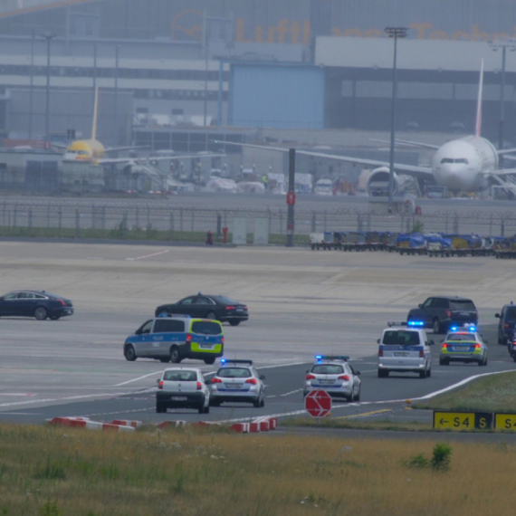 Hitno otkazan let za Amsterdam: Putnici u šoku FOTO