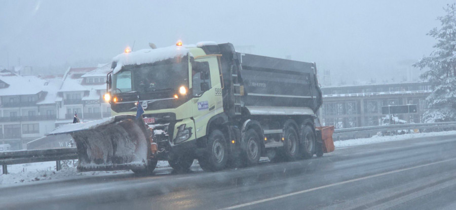 Sneg napravio haos u Srbiji: Zavejan Miloš Veliki; Saobraćaj otežan; Izdata upozorenja VIDEO