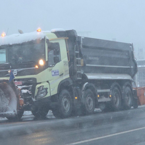 Mećava na Zlatiboru: Haos na putevima, na snazi zabrana saobraćaja za kamione FOTO/VIDEO