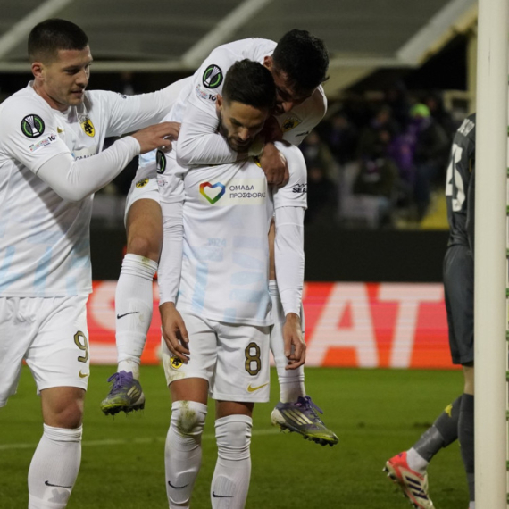 "Srpski" AEK slavi veliku pobedu u Firenci – Gaćinović presudio Fiorentini VIDEO