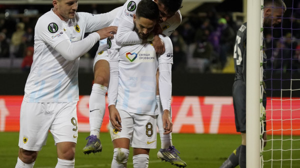 "Srpski" AEK slavi veliku pobedu u Firenci – Gaćinović presudio Fiorentini VIDEO