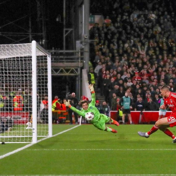 Navijači Notingema slave Milenkovića – Lazetić doživeo pravu katastrofu