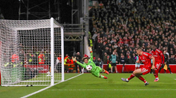 Navijači Notingema slave Milenkovića – Lazetić doživeo pravu katastrofu