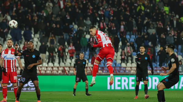 Zvezda slavila sa 10 igrača – "Bio je narandžasti karton"; "Sudija nije umeo da objasni"