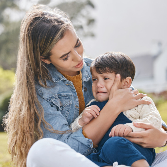 Ne govorite deci "nemoj da plačeš", evo šta treba da im kažete umesto toga