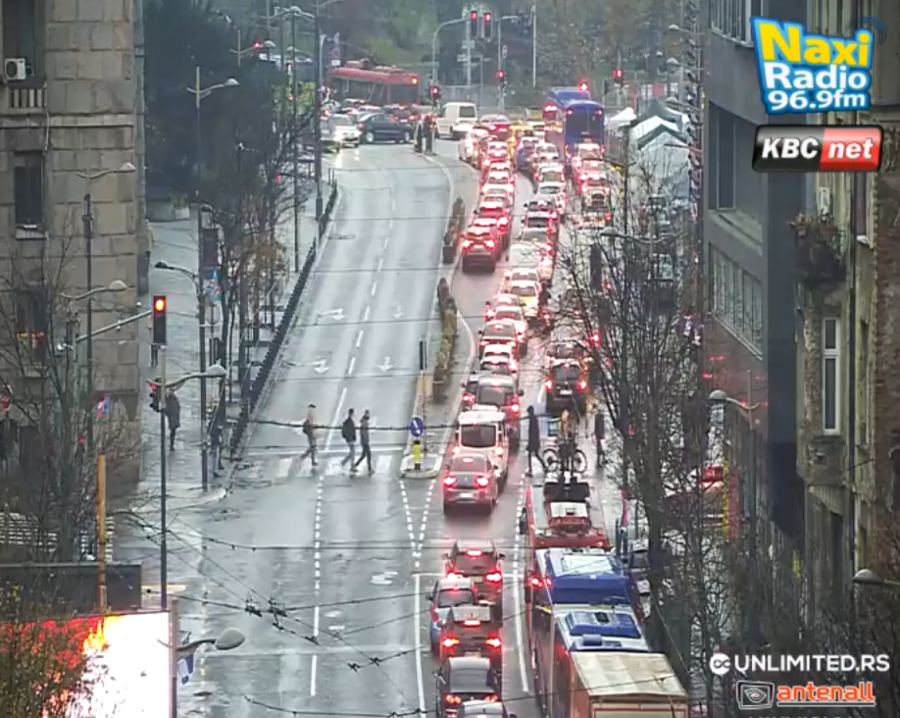 Kolaps u Beogradu: Vozila mile, ovo su najkritičnije tačke; Nema gde igla da padne FOTO