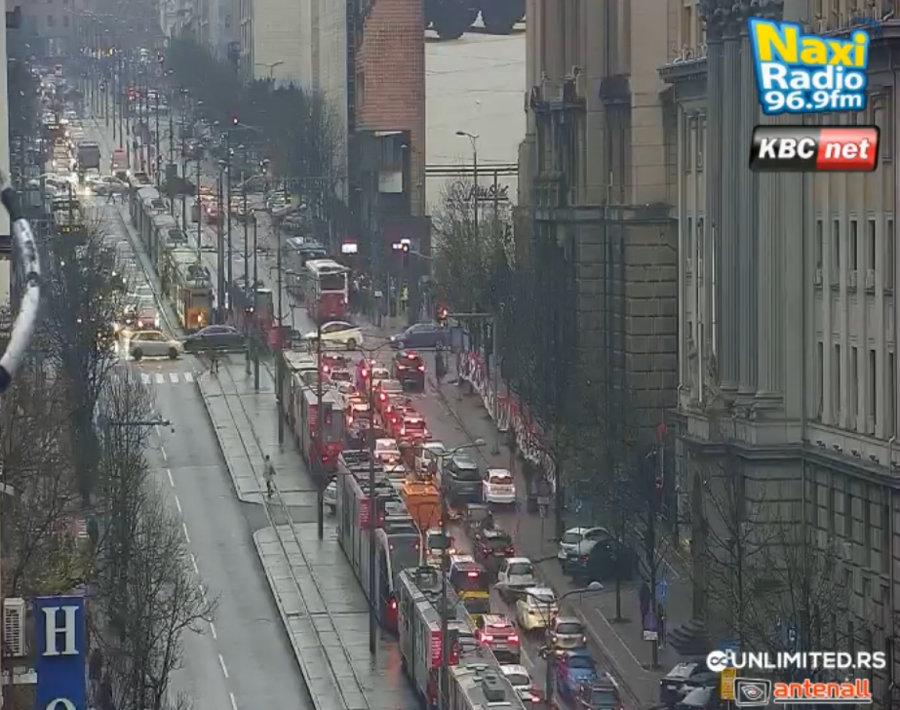 Kolaps u Beogradu: Vozila mile, ovo su najkritičnije tačke; Nema gde igla da padne FOTO