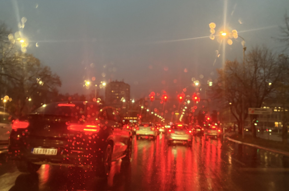 Kolaps u Beogradu: Vozila mile, ovo su najkritičnije tačke; Nema gde igla da padne FOTO