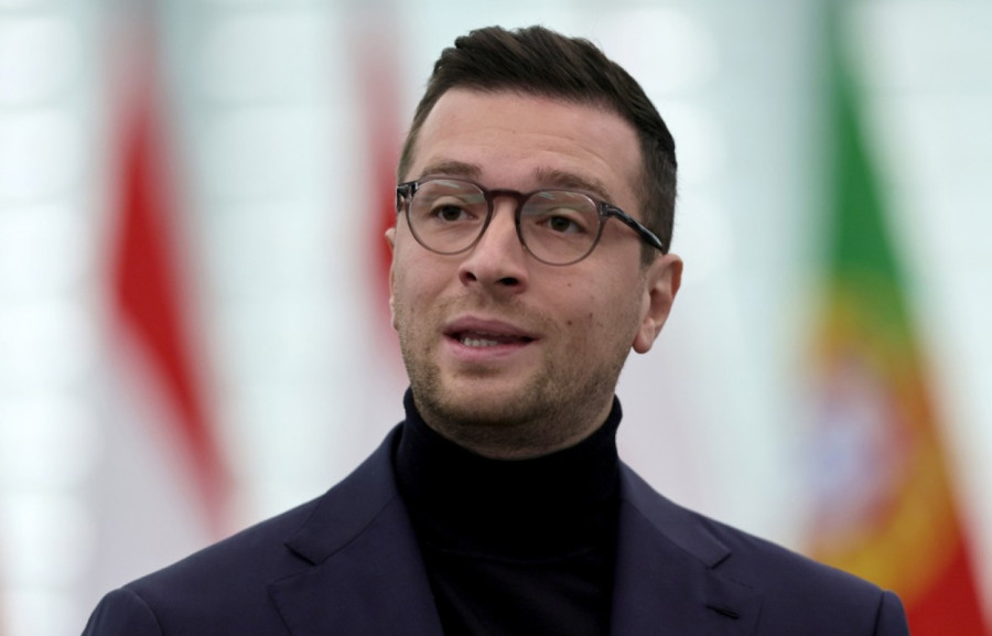 Bez diplome, ali sa milionima pratilaca: Mladi desničar preti da postane lider Francuske