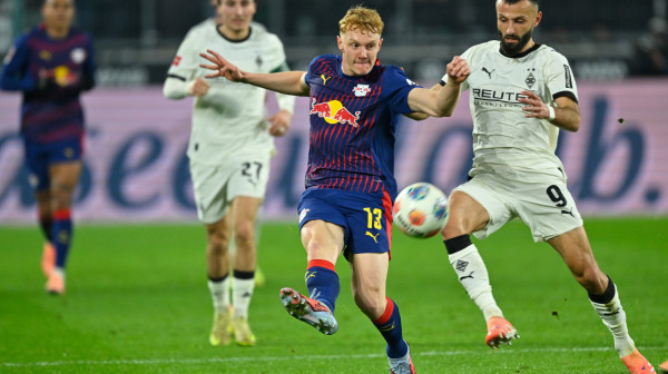 Nula u Menhengladbahu – Nedeljković i Maksimović "zakucani" za klupu