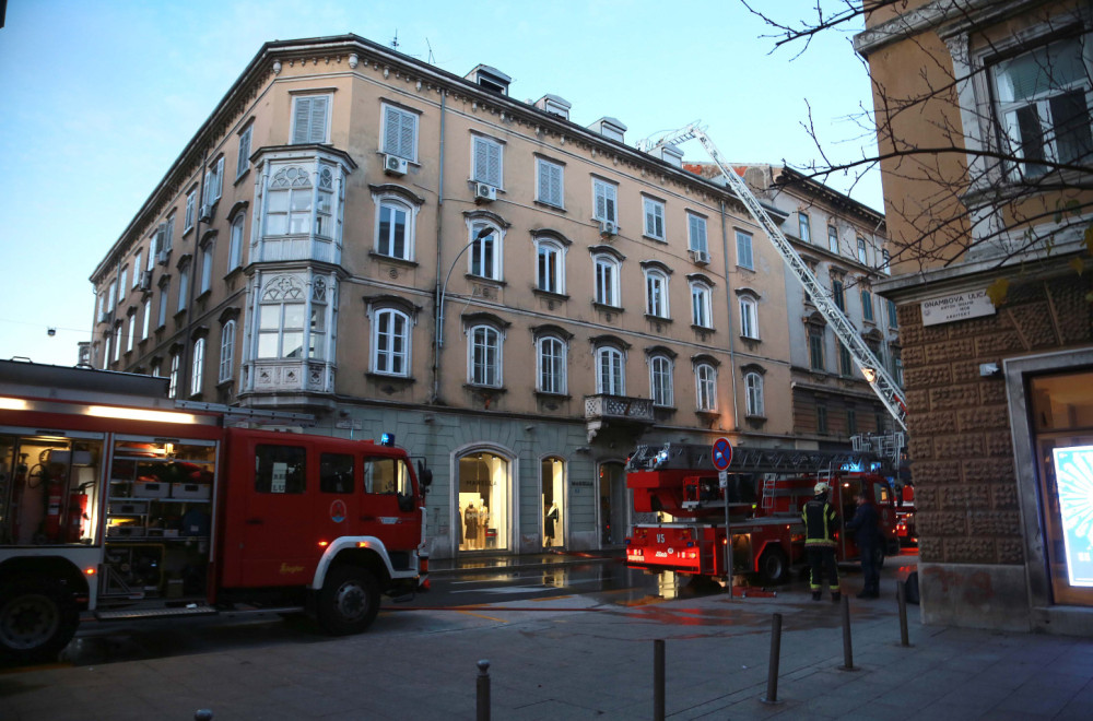 Veliki požar u Rijeci; Vatrogasci pronašli ugljenisano telo FOTO