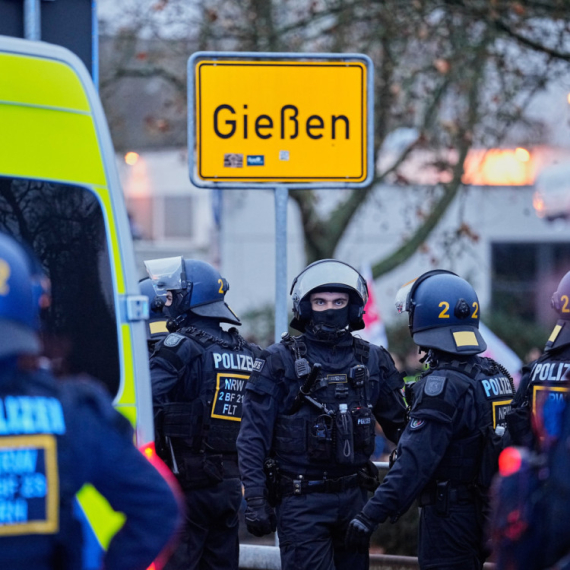 Haos u Nemačkoj: Demonstranti blokirali grad zbog AfD-a; Policajce gađali kamenjem FOTO