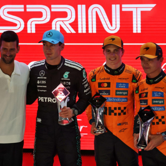 Pjastri slavio u sprintu – Đoković delio pehare