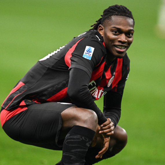 Ko će drugi nego Leao! Milan na vrhu Serije A, Pavlović umalo tragičar VIDEO