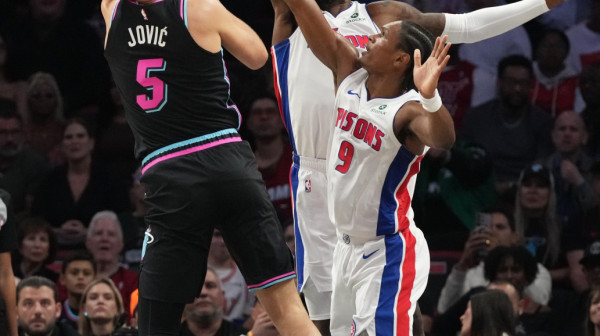 Majami umalo do čuda na povratku Jovića – Detroit vlada Istokom