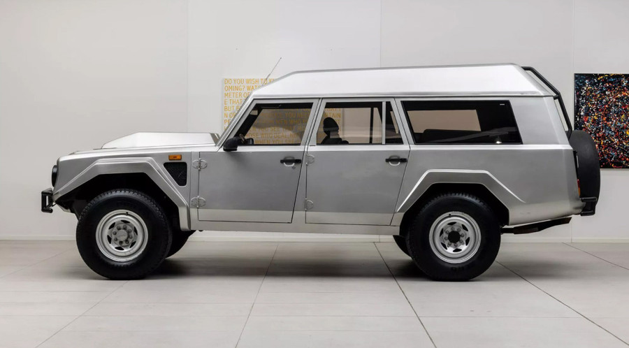 Jedini Lambo LM002 karavan na svetu: Napravljen za sultana, vozio ga šef BMW-a FOTO