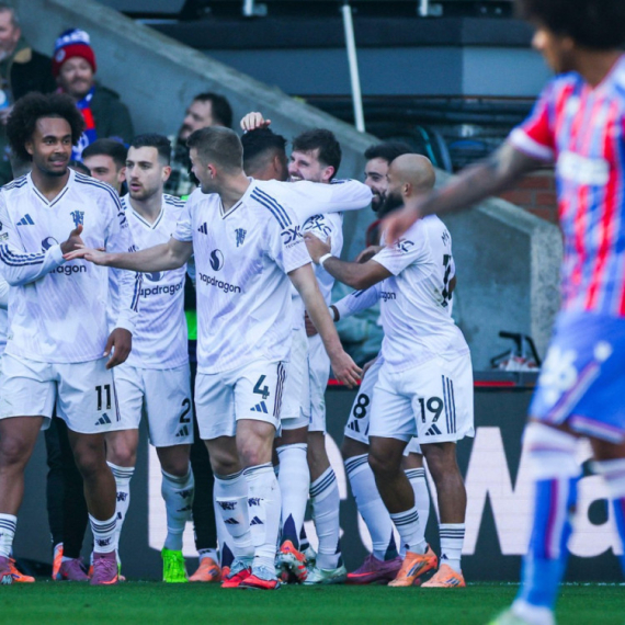 "Crveni đavoli" iskoristili umor Kristal Palasa  i "srušili" tvrđavu Selhurs park VIDEO