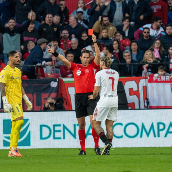 Prekinut veliki derbi u Španiji! VIDEO